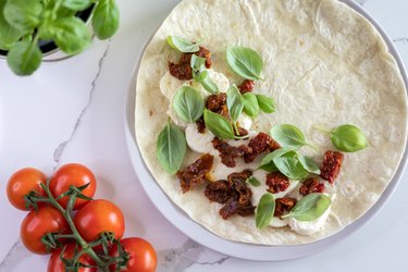 Wrap Caprese (din 4 ingrediente)