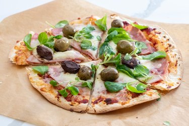 „Pizza” rapidă cu tortilla