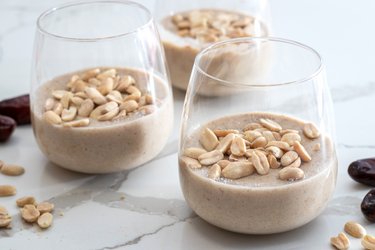 Budincă proteică de casă - caramel sărat (din 5 ingrediente)