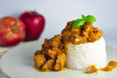 Curry fitness cu pui și mere