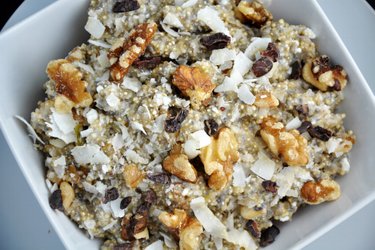 Porridge sănătos din quinoa cu brânză quark