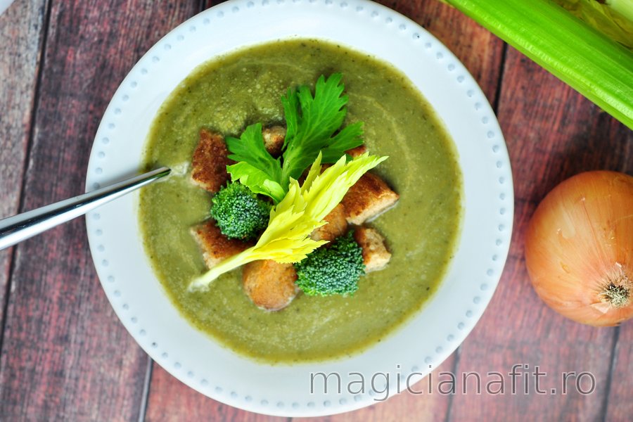 Supă simplă cu țelină și broccoli