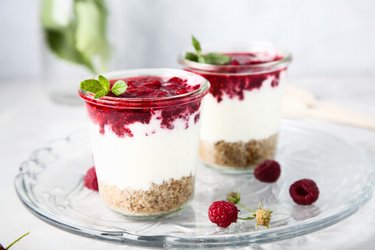 Cheesecake cu zmeură sănătos la borcan