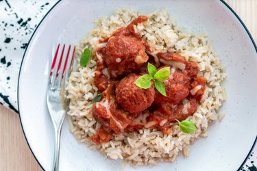 Chiftele cu carne fit în sos de tomate