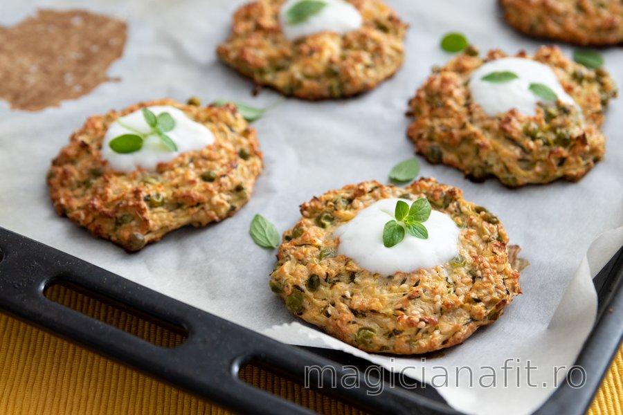 Plăcinte cu zucchini și brânză feta la cuptor