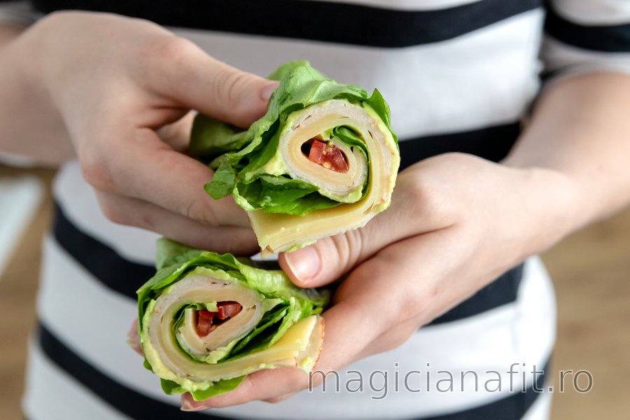 Wrap low carb cu salată verde