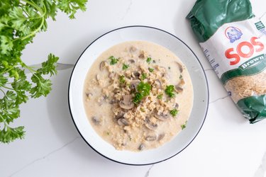 Supă de ciuperci cu orez brun (vegană)